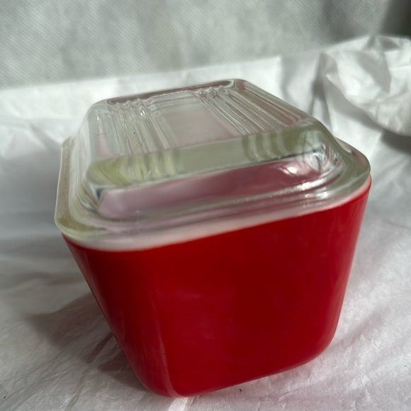 Really nice vintage  Pyrex Amish butterprint refrigerator dish 501 1 1/2cu… - Picture 4 of 16